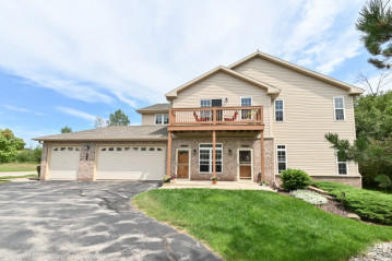 17771 W Radam Dr, New Berlin, WI 53146-1869