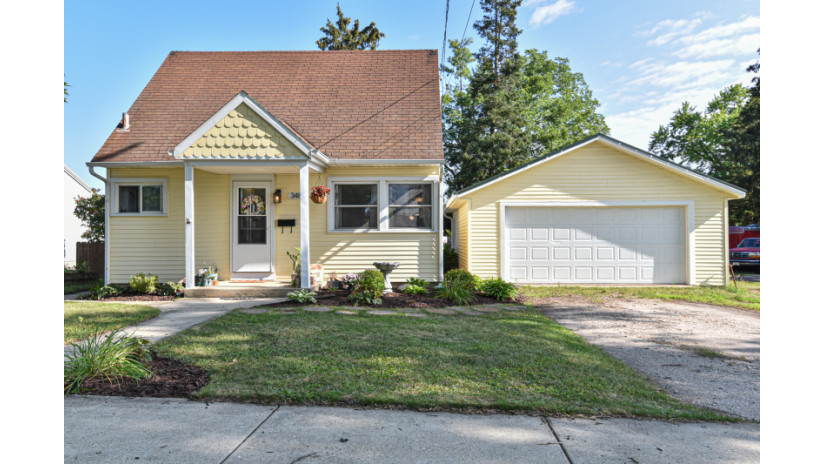 348 Wainwright Ave Burlington, WI 53105 by Shorewest Realtors $189,900