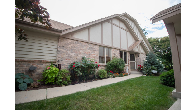 N34W23874 Grace Ave C Pewaukee, WI 53072 by Shorewest Realtors $285,000