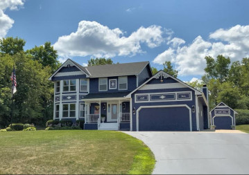 S83W24515 Artesian Ave, Mukwonago, WI 53149