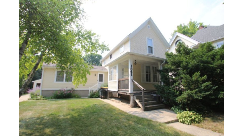 1841 N 73rd St Wauwatosa, WI 53213 by Shorewest Realtors $220,000