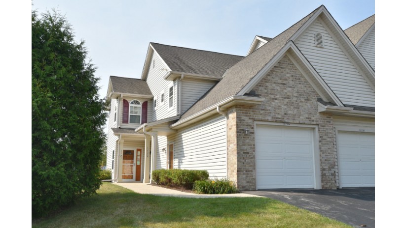 1729 Woodland Way 404-3 Slinger, WI 53086 by Shorewest Realtors $189,900