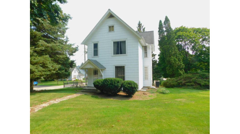 403 W Capitol Dr Hartland, WI 53029 by Realty Executives Integrity~Brookfield $230,000