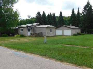 703 6th St, Goodman, WI 54125-9784