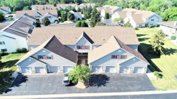 2049 Pine Ridge Ct F, Grafton, WI 53024-3110