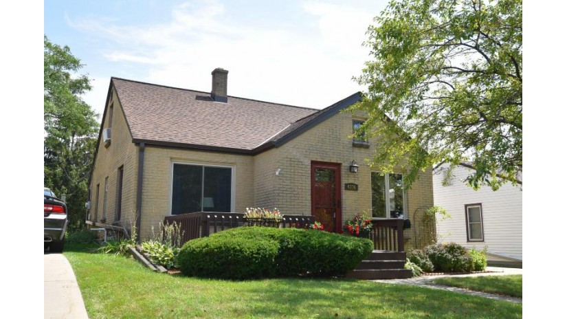 4376 S Adams Ave Milwaukee, WI 53207 by RE/MAX Realty Pros~Hales Corners $189,000