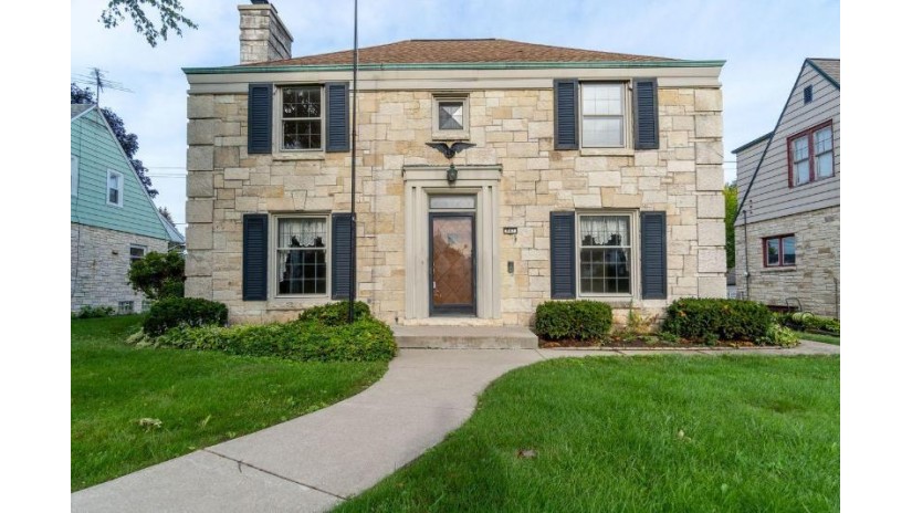 843 S 76th St West Allis, WI 53214 by The Stefaniak Group, LLC $200,000