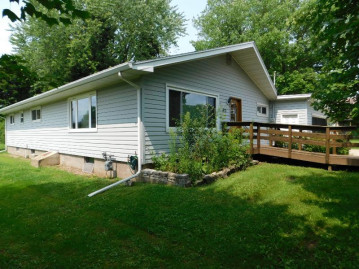 415 Butternut St, Tigerton, WI 54486-9759