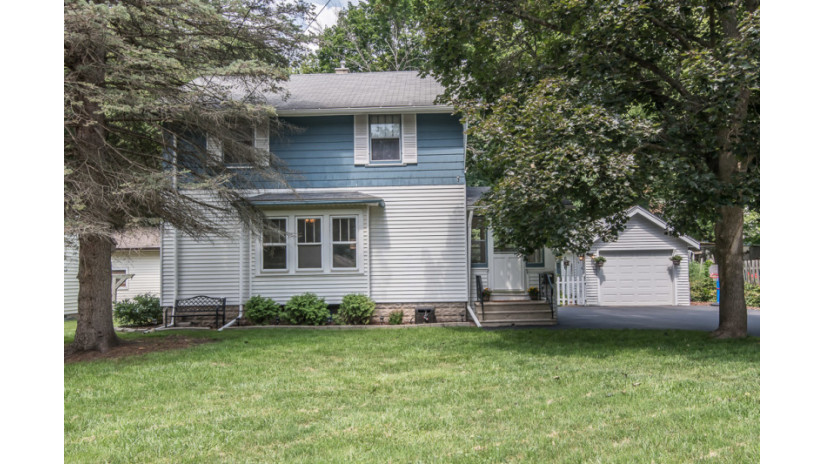 222 Fountain Ave Waukesha, WI 53186 by Shorewest Realtors $239,900