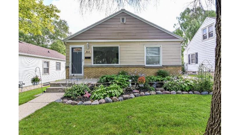 550 N 92nd St Milwaukee, WI 53226 by Real Broker LLC $199,000