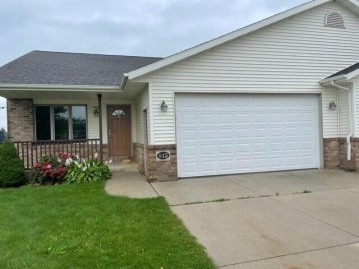 817 Ethan Allen Dr, Howards Grove, WI 53083-1281