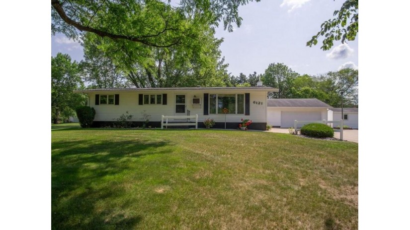 6121 Lars Road Eau Claire, WI 54701 by C21 Affiliated $234,900