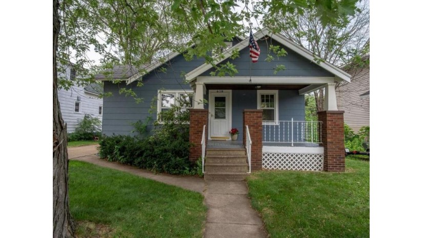 618 Holm Avenue Eau Claire, WI 54703 by C21 Affiliated $164,900