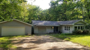 W7788 White Oak Avenue, Dakota, WI 54982