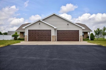 N1123 Craftsmen Court, Greenville, WI 54942-8103