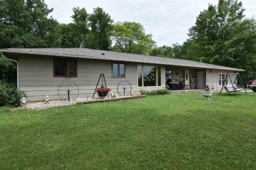 W4438 Hwy E, Seneca, WI 54923