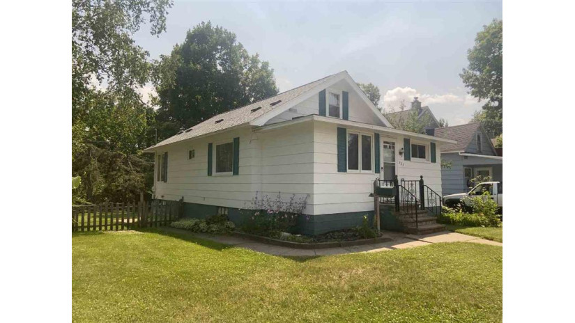 523 Maplewood Court Kingsford, MI 49802 by Coldwell Banker Real Estate Group $87,000