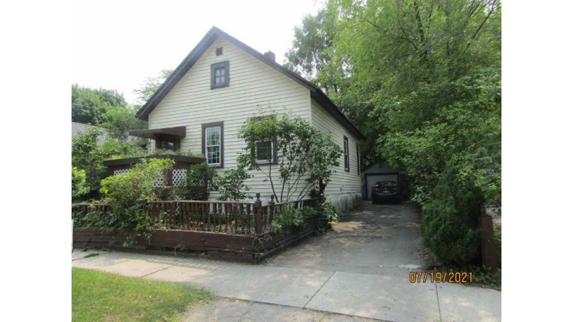 1152 Harvey Street Green Bay, WI 54311 by Premiere Realty Llc - OFF-D: 920-469-5596 $89,900