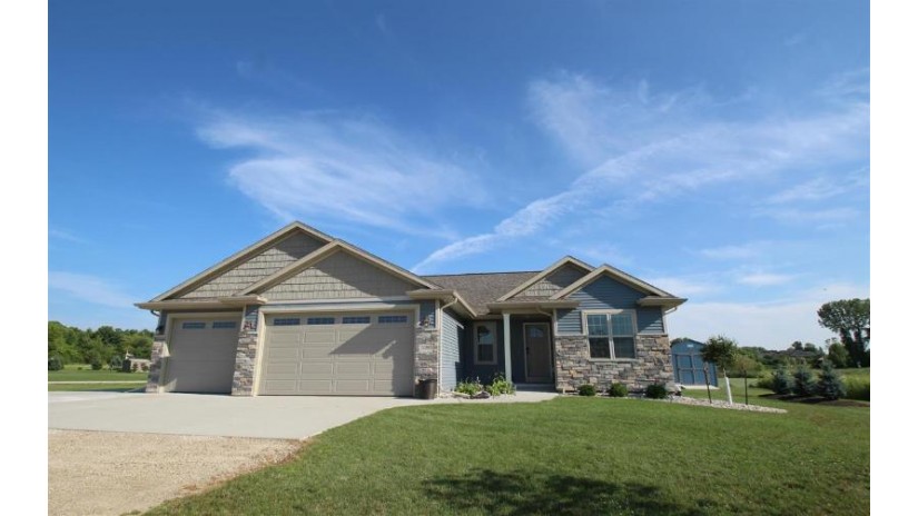 5283 Cornhusk Lane Omro, WI 54963 by OK Realty $319,000