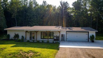 3018 Cedar Lane, Abrams, WI 54141