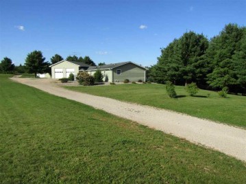 N4100 Hwy E, Waupaca, WI 54981