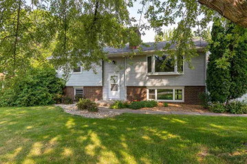 W4858 Spring Hill Drive, Sherwood, WI 54169-9750