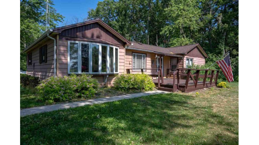 N3195 Townline Ll Lindina, WI 53948 by Castle Rock Realty Llc $142,886