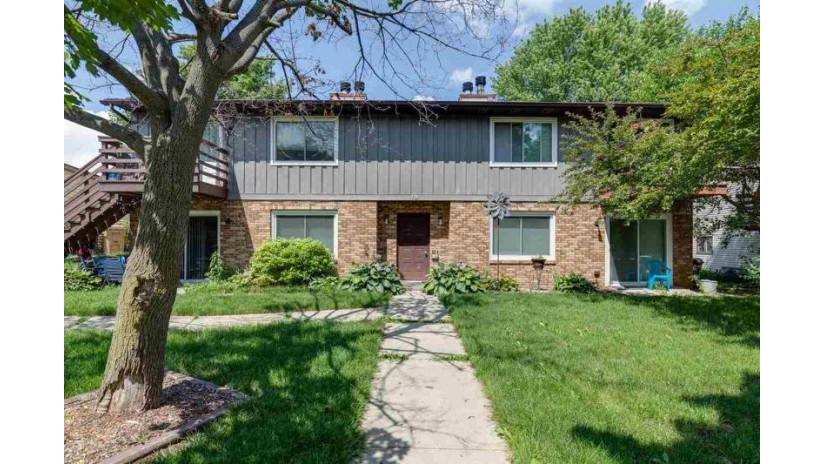 49 Park Heights Ct Madison, WI 53711 by Rock Realty $500,000
