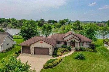 1147 Hillebrand Dr, Jefferson, WI 53549