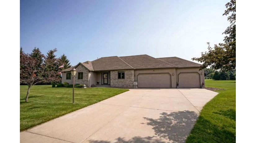 N7572 Stonehaven Dr Pacific, WI 53901 by Century 21 Affiliated $359,900