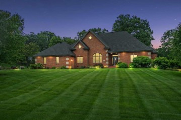 6202 Oak Hollow Dr, Oregon, WI 53575