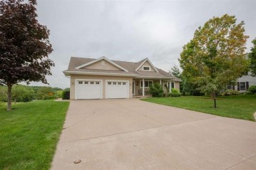 1120 Colleen Ct, Platteville, WI 53818