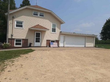 8496 Hwy 61, South Lancaster, WI 53813