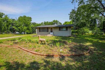 N6188 Duck Creek Rd, Pacific, WI 53954