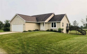 N6739 Clover Ln, Pacific, WI 53954