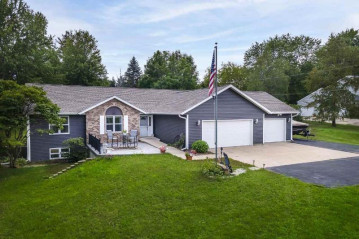 2155 Norgaren Rd, Pleasant Springs, WI 53589