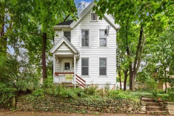 1030 Emerald St, Madison, WI 53715