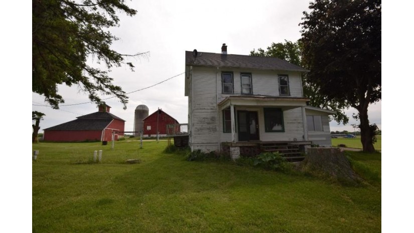 N4227 Winter Rd Eden, WI 53019 by Emmer Real Estate Group $229,900