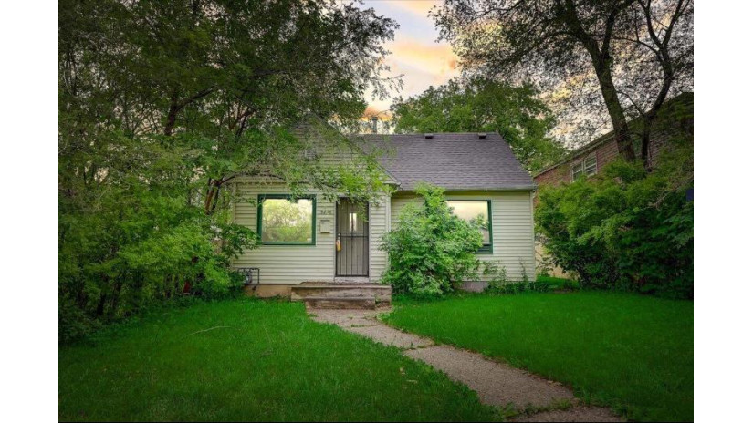 5238 N 49th St Milwaukee, WI 53218 by Powers Realty Group $114,900