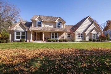 11800 N Lantern Ln, Mequon, WI 53092-1578