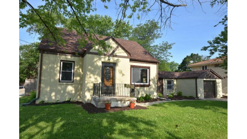 4825 N 91st St Milwaukee, WI 53225 by Real Broker LLC $139,900