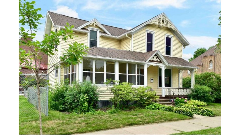 777 6th St W Winona, MN 55987 by Edina Realty $210,000