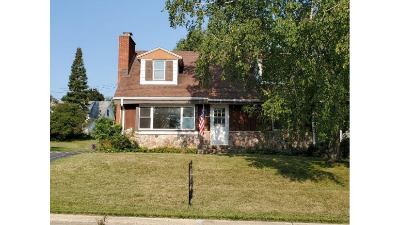 4357 S 36th St Greenfield, WI 53221 by 1st Class Real Estate Impact $225,000