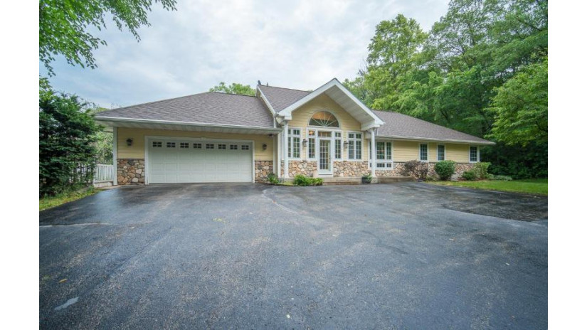 W399S3911 Fox Hill Dr Ottawa, WI 53118 by EXP Realty, LLC~MKE $515,000