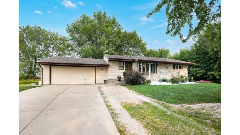 8828 S Nicholson Rd Oak Creek, WI 53154 by Better Homes and Gardens Real Estate Power Realty $259,900