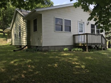 122 Main St, Sullivan, WI 53178-9665