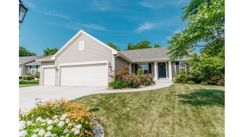 W207N17393 Parkview Dr Jackson, WI 53037 by Shorewest Realtors $409,900