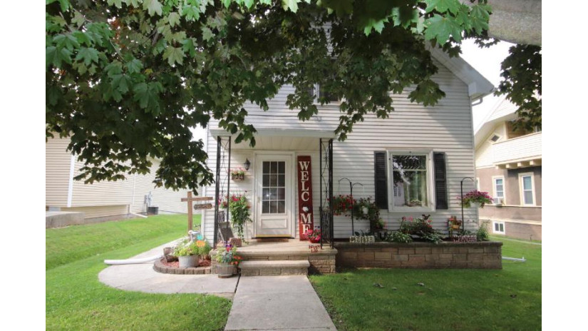 1904 Wisconsin Ave New Holstein, WI 53061 by Premier Properties Realty, LLC $159,900