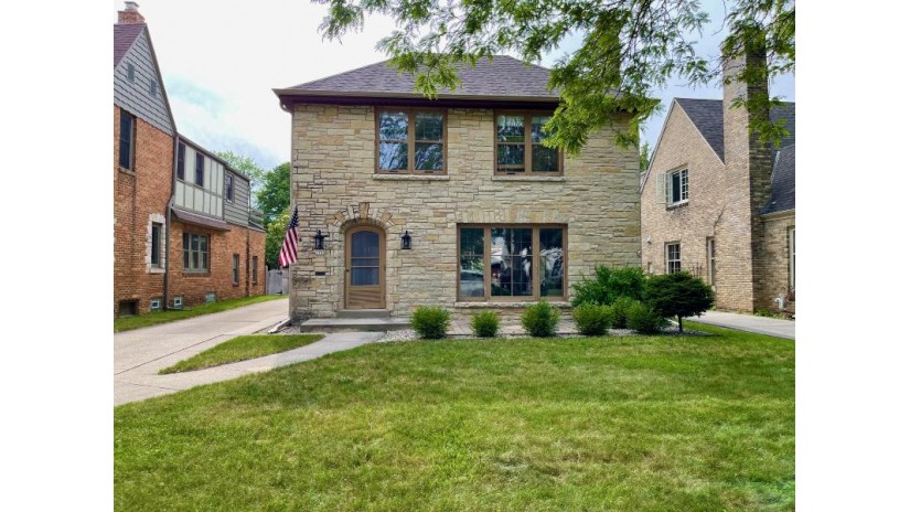5755 N Kent Ave Whitefish Bay, WI 53217 by Milwaukee Flat Fee Homes $499,900