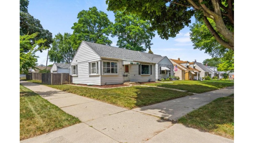 2747 N 82nd St Milwaukee, WI 53222 by Big Block Midwest $174,900